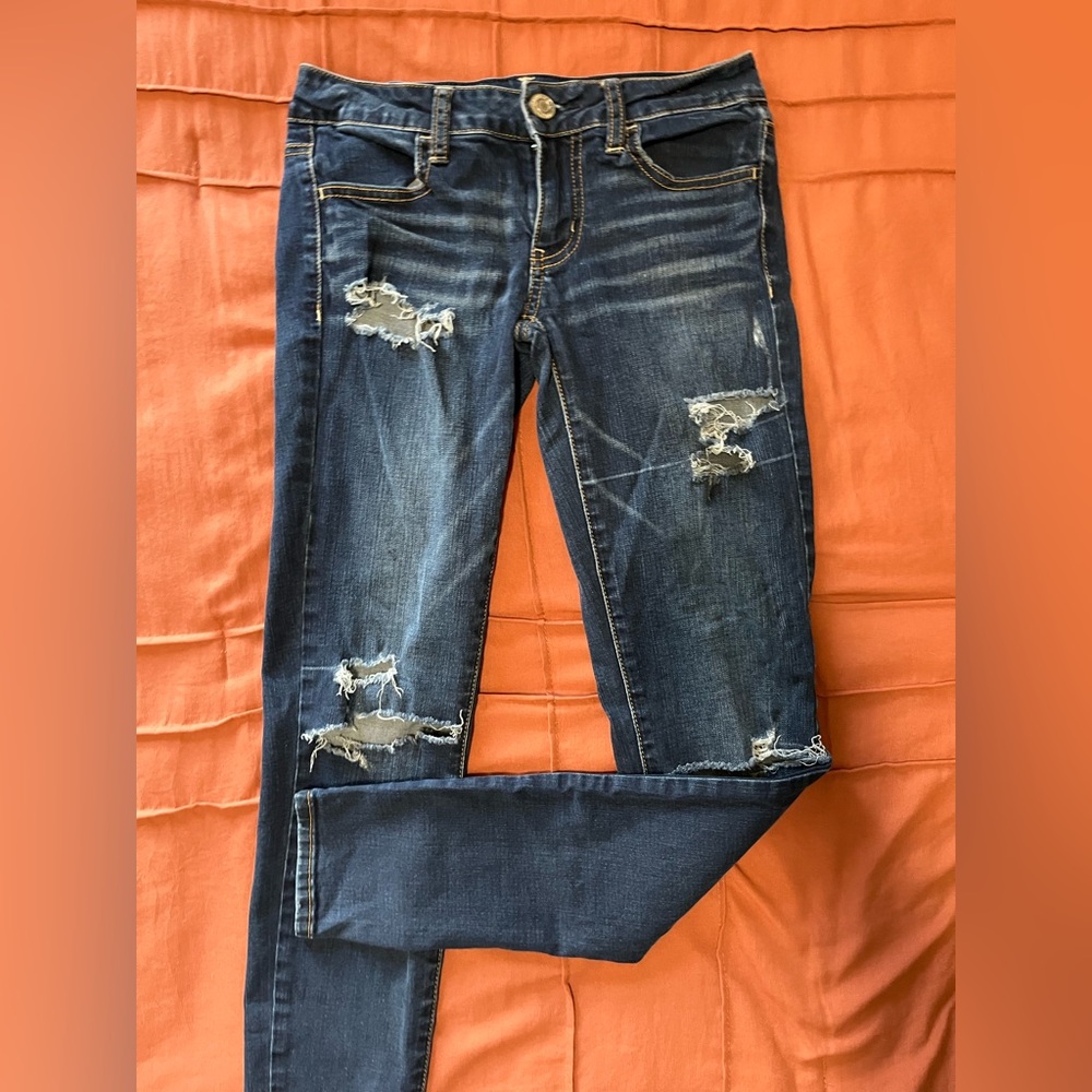American Eagle Size 2 Distressed Jeggings